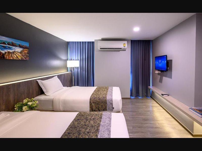Iwish Hotel Bangkok Bagian luar foto