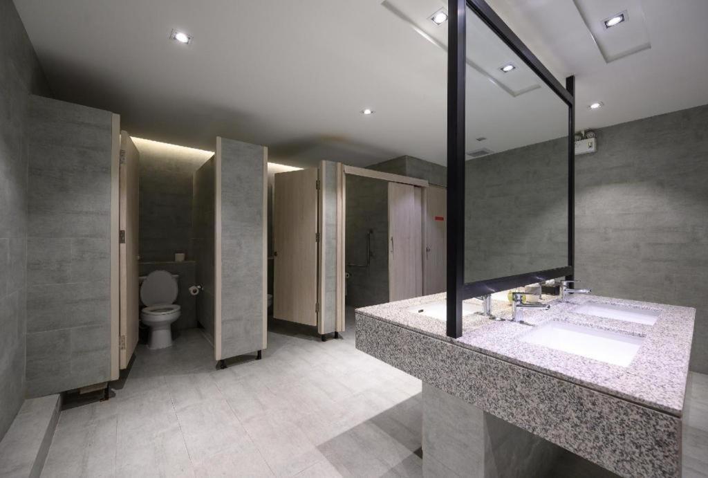 Iwish Hotel Bangkok Bagian luar foto