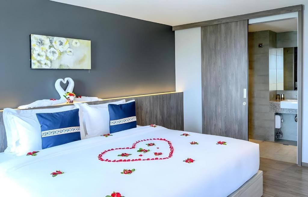 Iwish Hotel Bangkok Bagian luar foto
