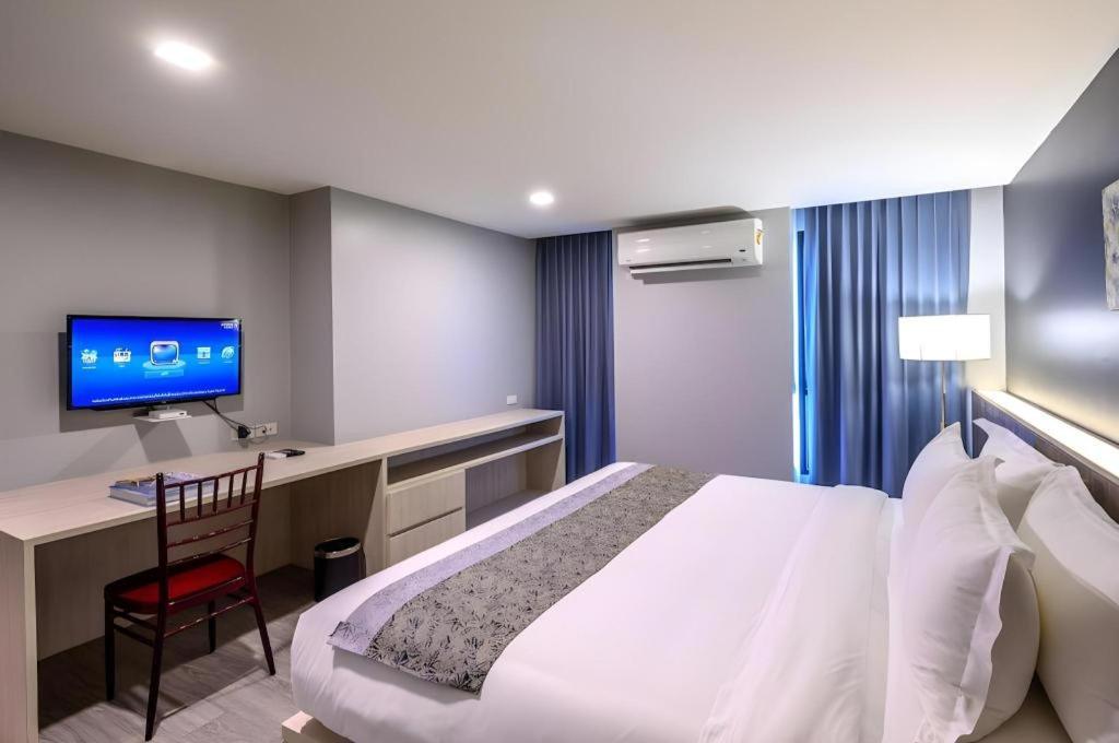Iwish Hotel Bangkok Bagian luar foto