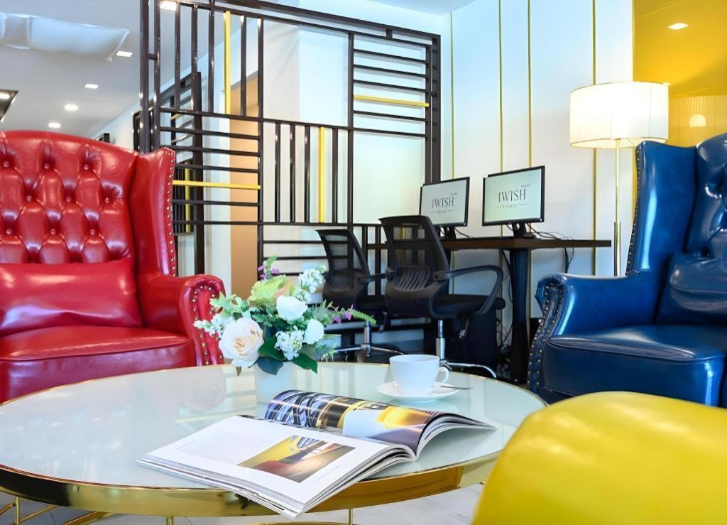 Iwish Hotel Bangkok Bagian luar foto