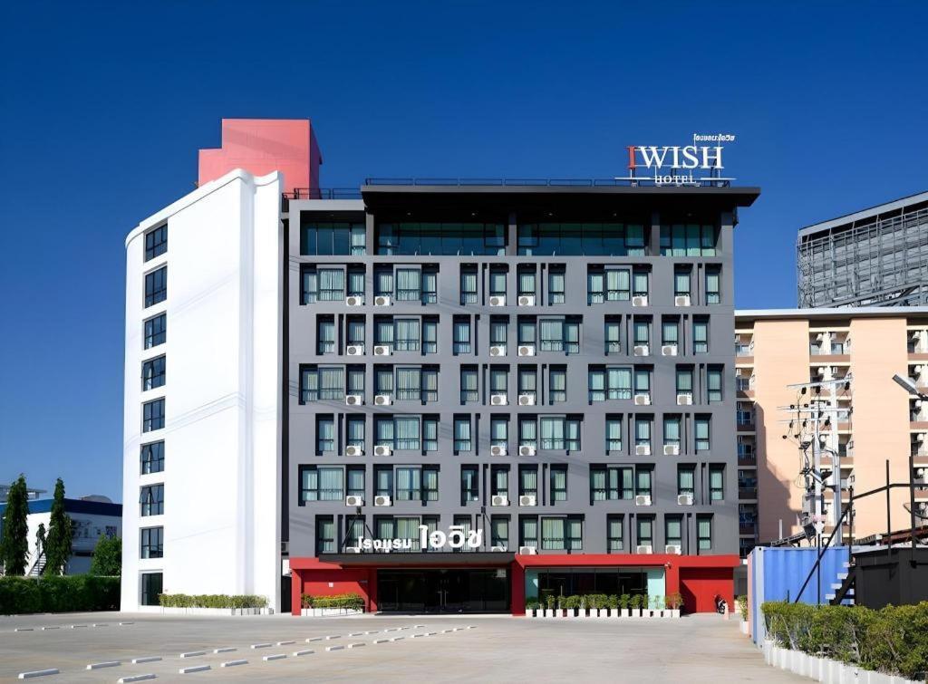 Iwish Hotel Bangkok Bagian luar foto