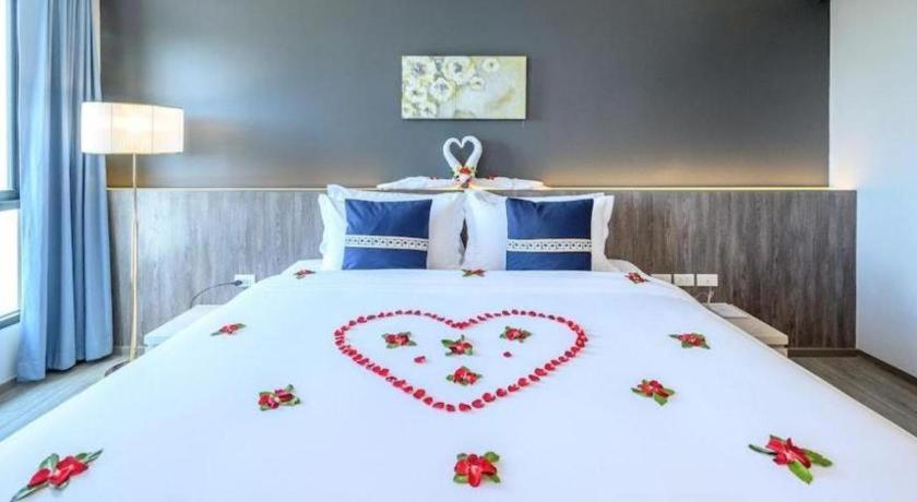 Iwish Hotel Bangkok Bagian luar foto