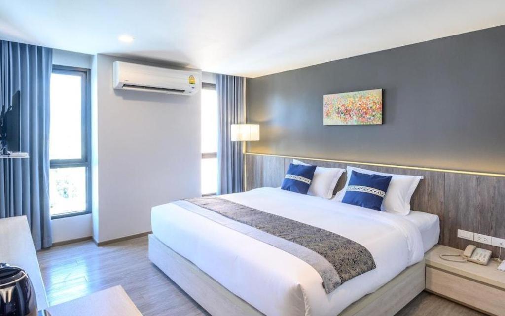 Iwish Hotel Bangkok Bagian luar foto