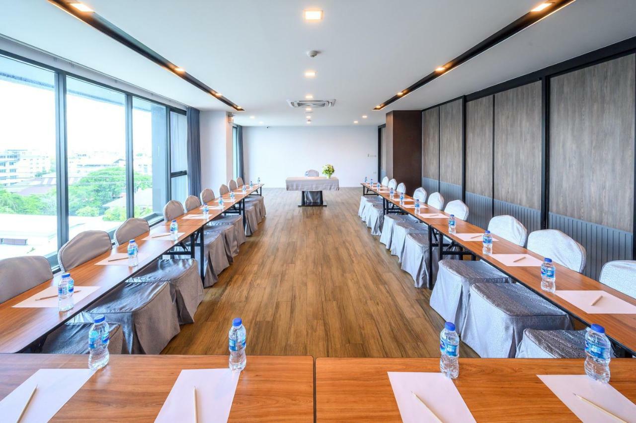 Iwish Hotel Bangkok Bagian luar foto