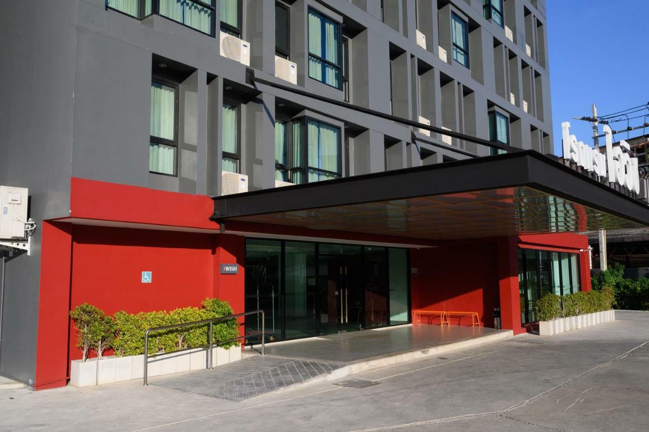 Iwish Hotel Bangkok Bagian luar foto