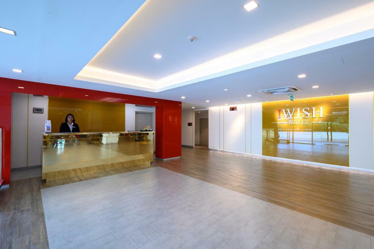 Iwish Hotel Bangkok Bagian luar foto