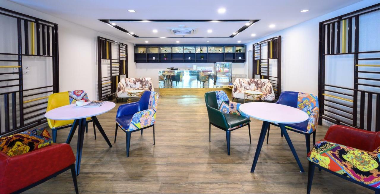 Iwish Hotel Bangkok Bagian luar foto