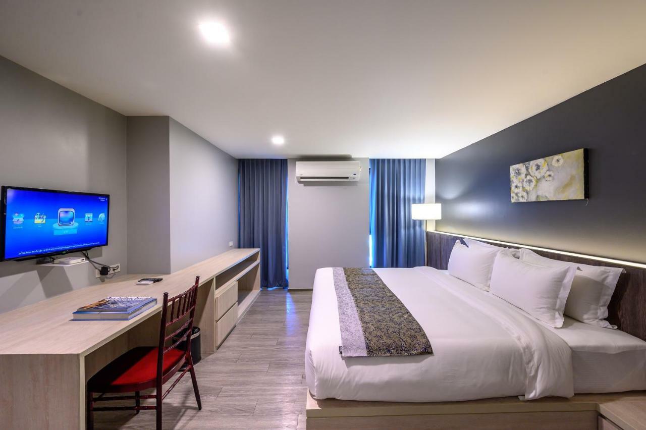 Iwish Hotel Bangkok Bagian luar foto